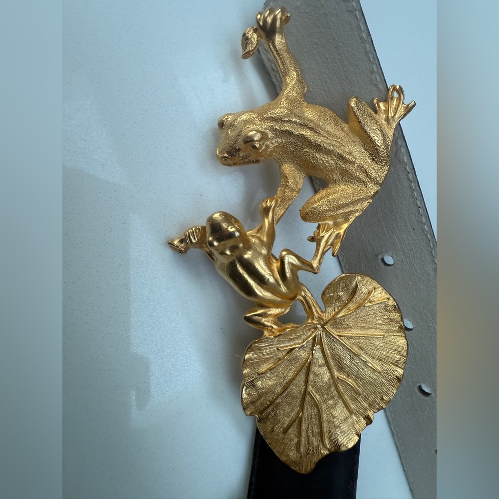 Gail LaBelle Gold Frog Black Leather Belt - Picture 8 of 10
